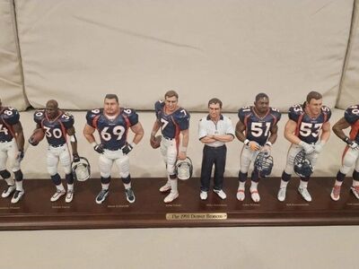 1998 Denver Broncos Super Bowl Team Statue