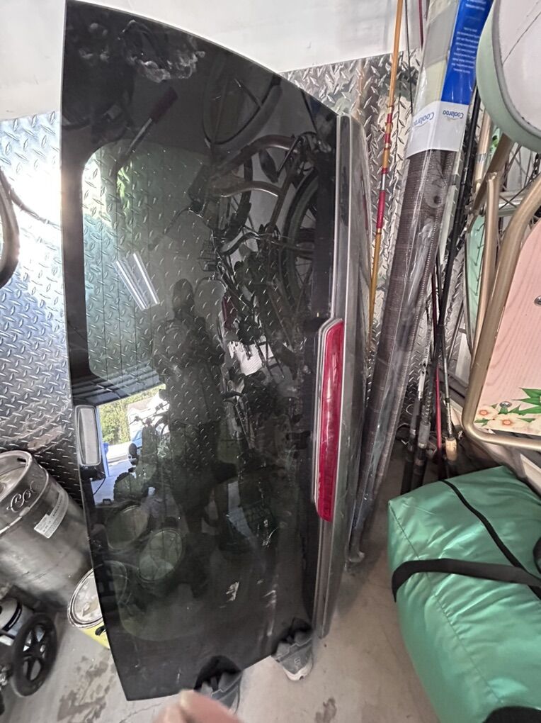 Chevy Tahoe/suburban Back Glass