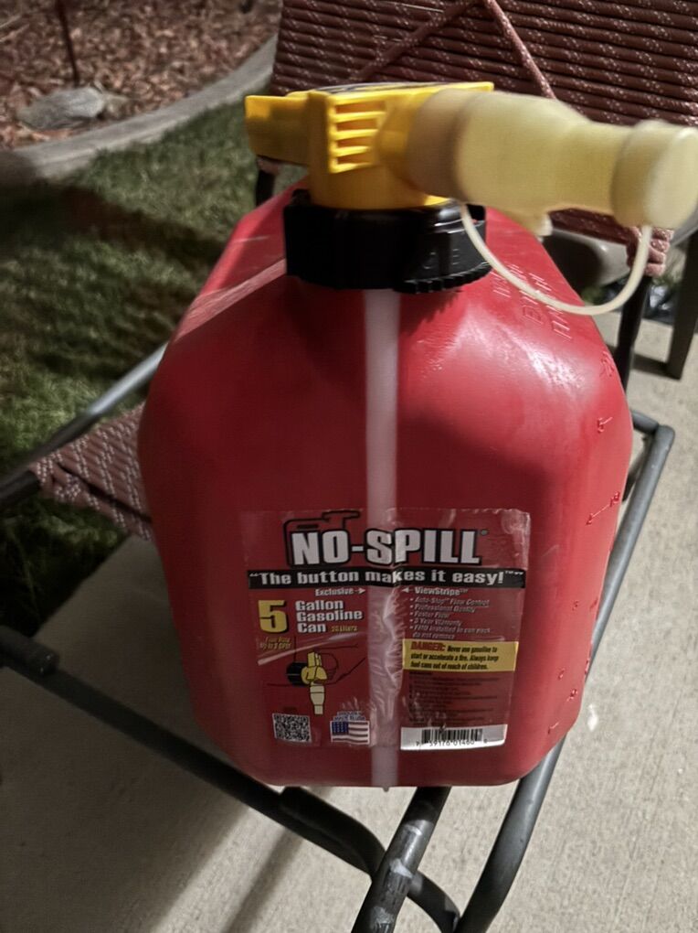 Spill Proof 5 Gal Can pre Mixed 2 Stroke Gas