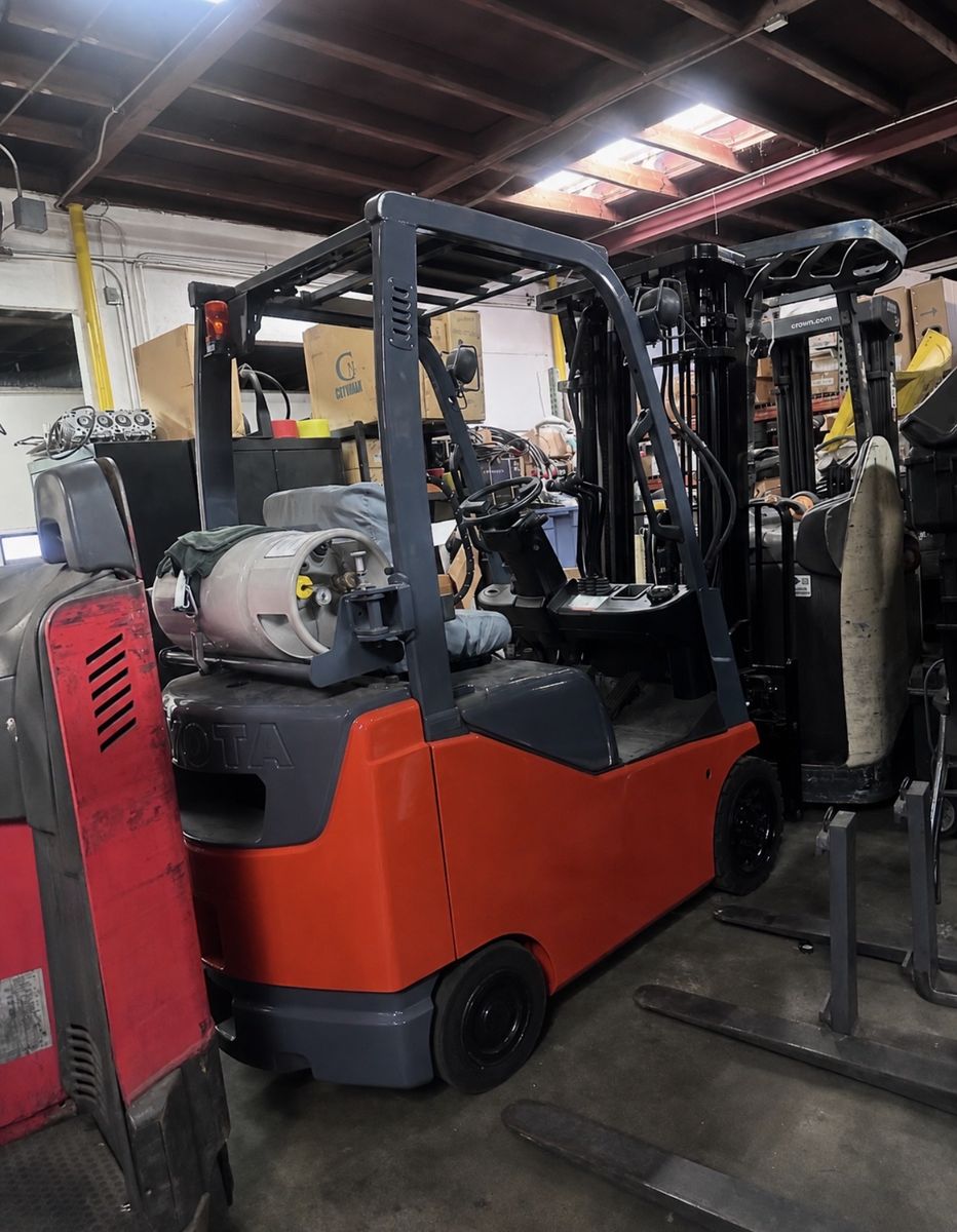 Toyota Forklift 3,000lbs Capacity