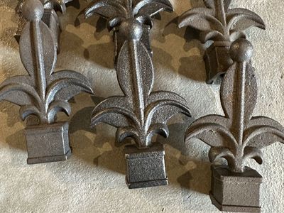 Spear points for fence
