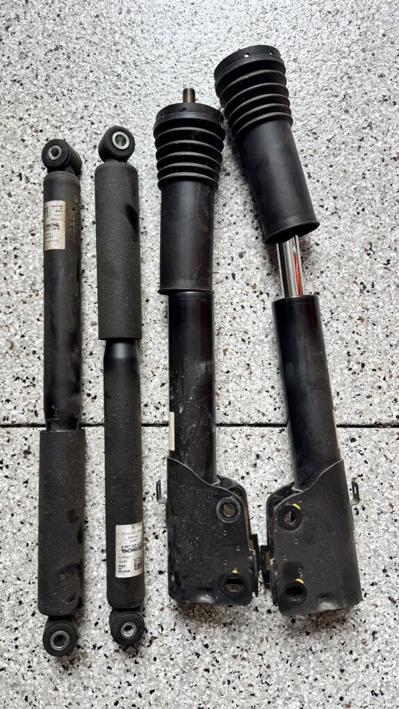 4x4 Sprinter 907 Shocks And Struts 525 Miles New