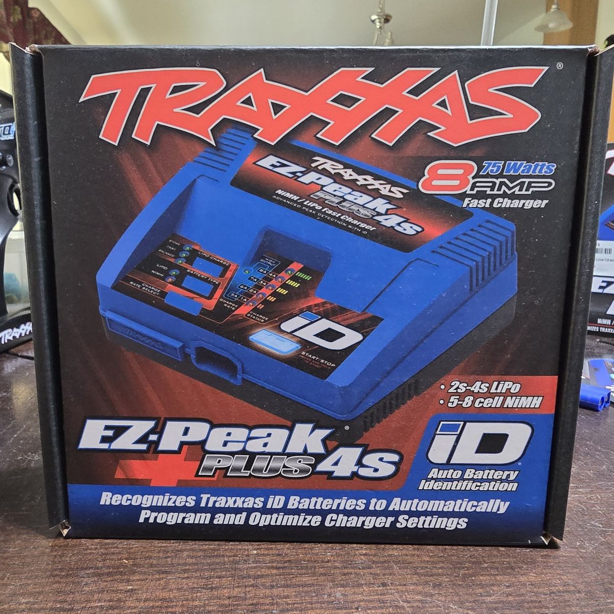 TRAXXAS EZ-PEAK, plus 4s charger