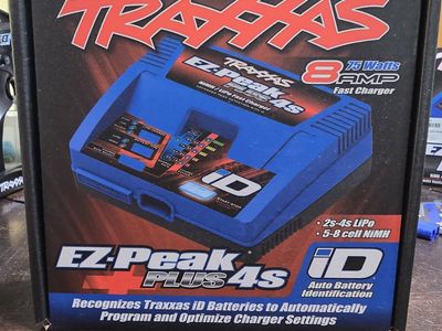 TRAXXAS EZ-PEAK, plus 4s charger