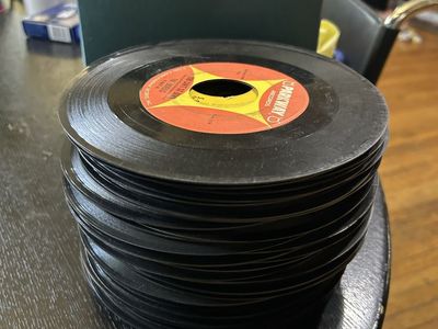 Lot of 67 Vinyls 45rpm RECORDS 60s 70s 80s