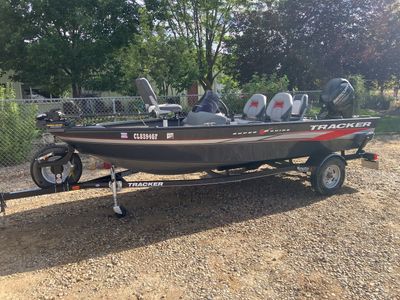 2014 Tracker Super V16 Guide