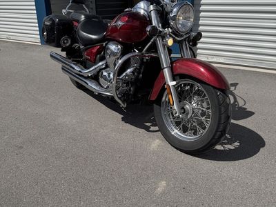 Kawasaki Vulcan Classic 900 Red Cruiser Motorcycle w/ Saddlebags & Backrest