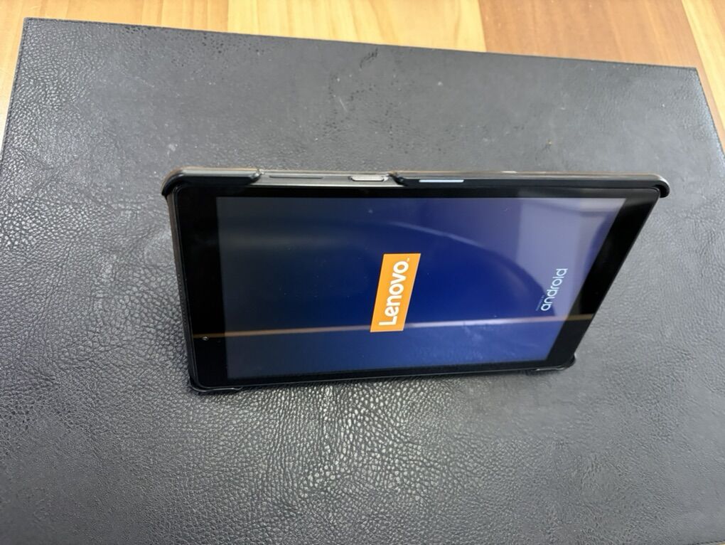 Lenovo Tab E8