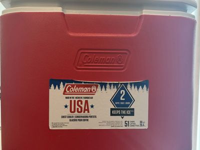 Coleman Cooler 30 Qt / Playmate 6 Can Cooler