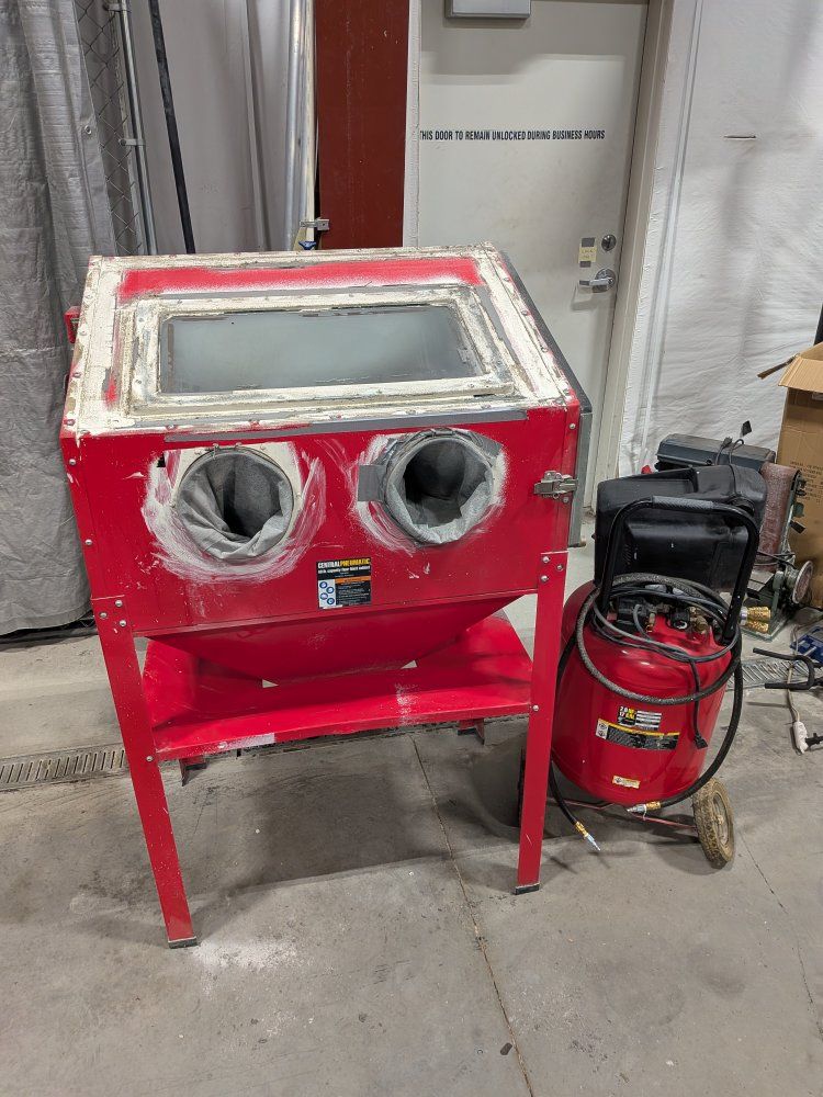 Sandblast cabinet and air compressor
