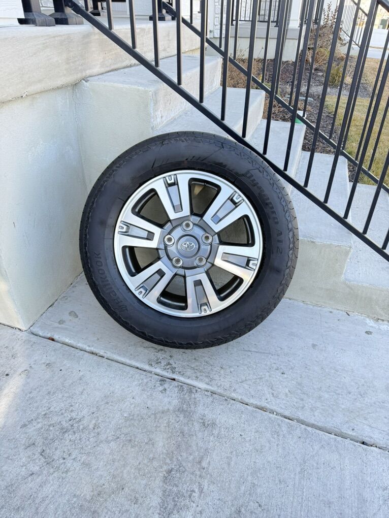 Toyota Tundra Sequoia Rims and Tires 275/60R20