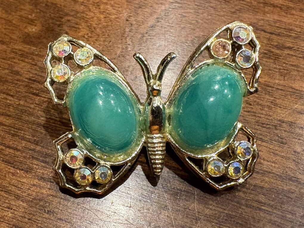 Vintage Butterfly Brooch W/Green Jelly Belly Stone