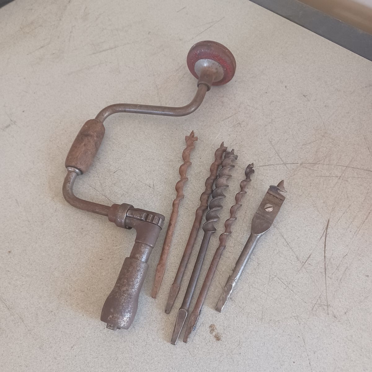 Brace and bit set