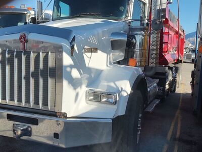 2015 Kenworth T800 Dump Truck
