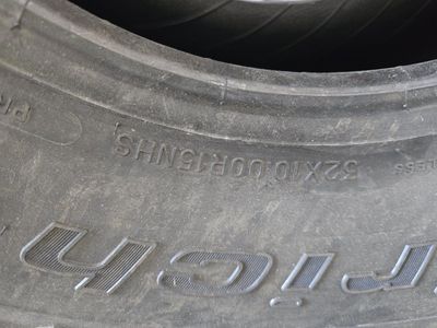 32x10R15 BFG KM3