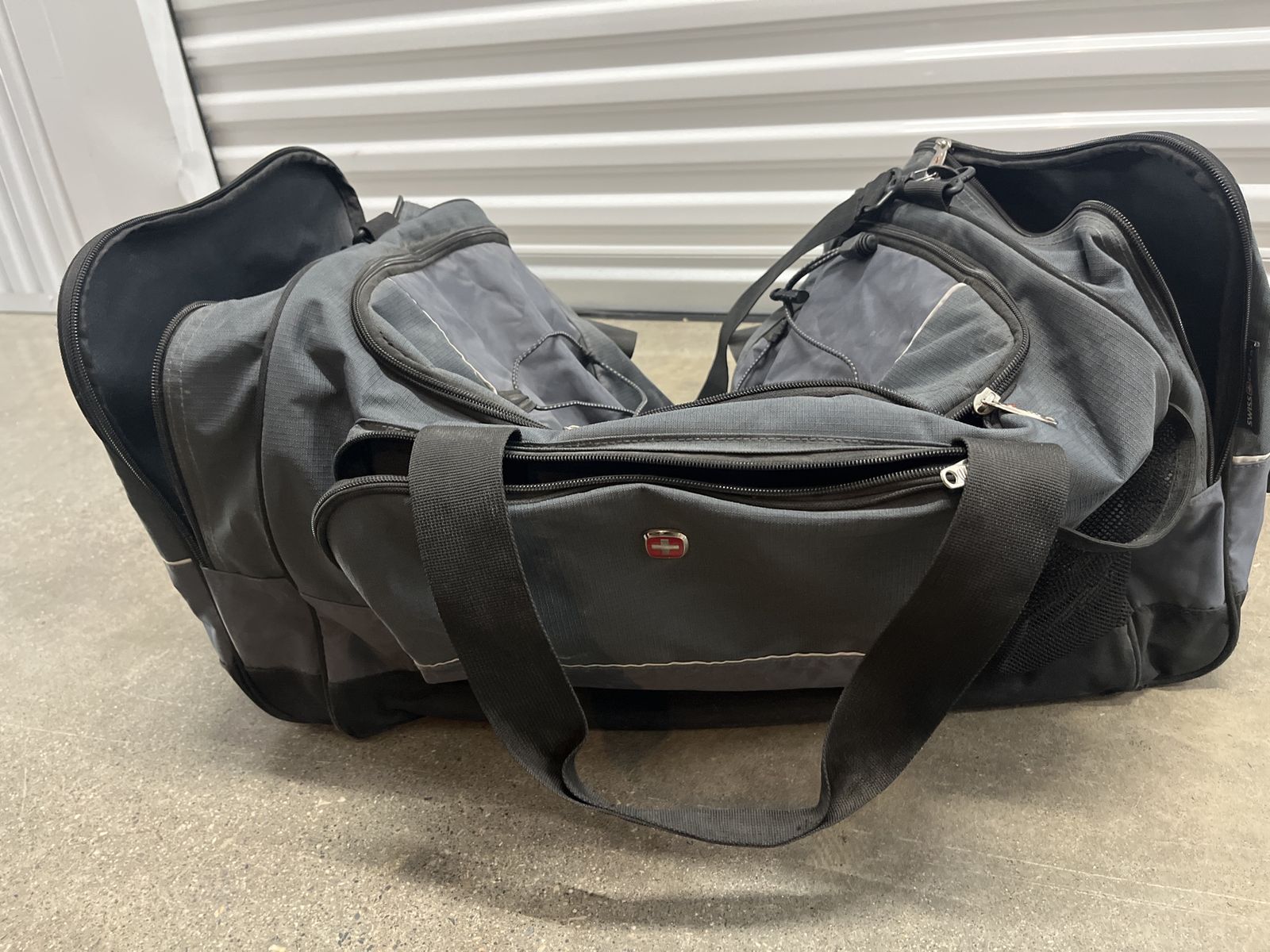 Swiss Gear Black/Grey Duffel Bag - Large Travel/Gym Bag with Multiple Pockets