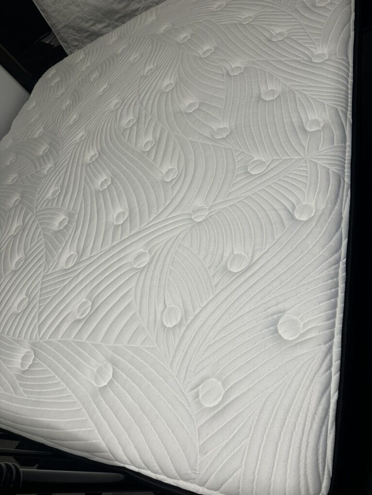 King Matress Like New Clean $130