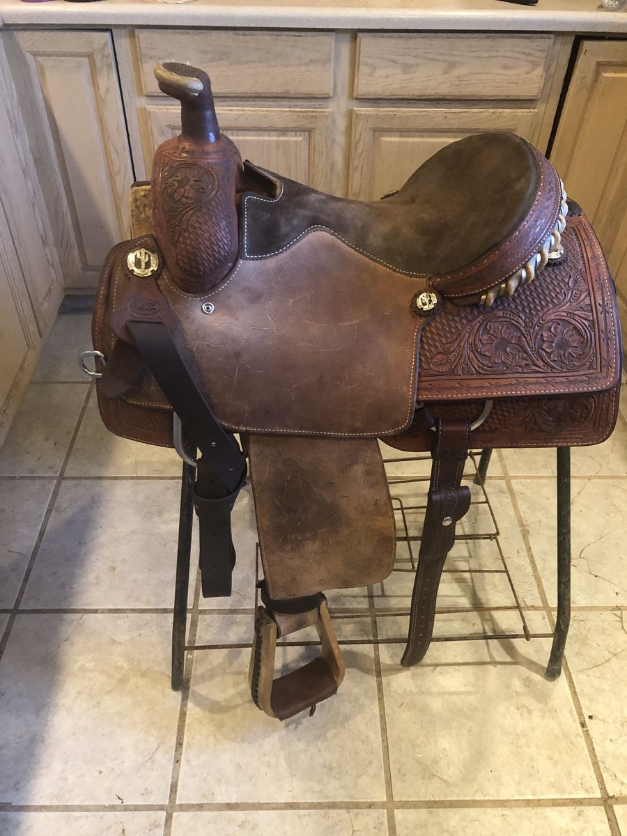 Cactus Western Roping Saddle .15 Inch Lightly Used
