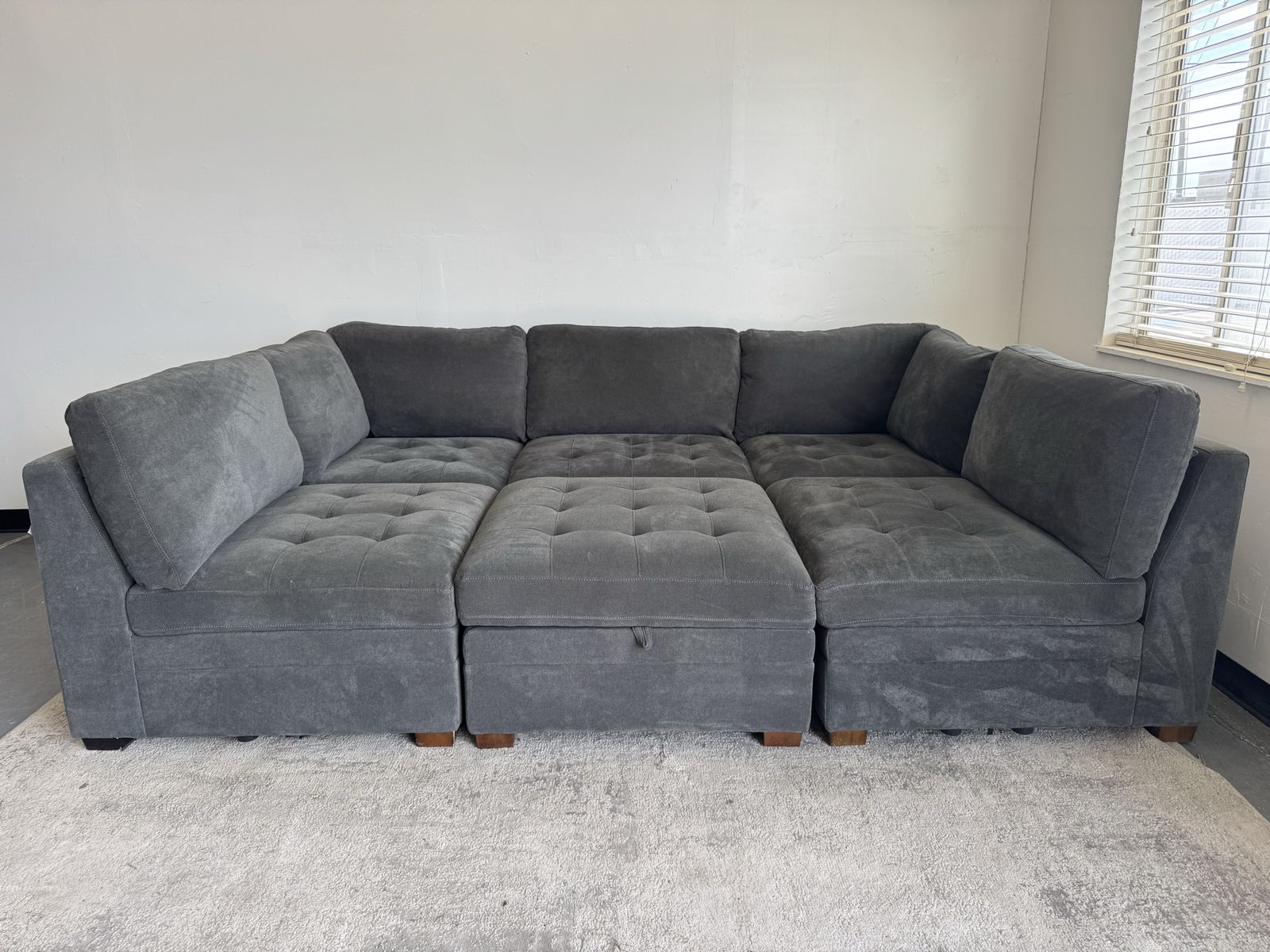 GRAY COSTCO MODULAR SECTIONAL SOFA COUCH & OTTOMAN