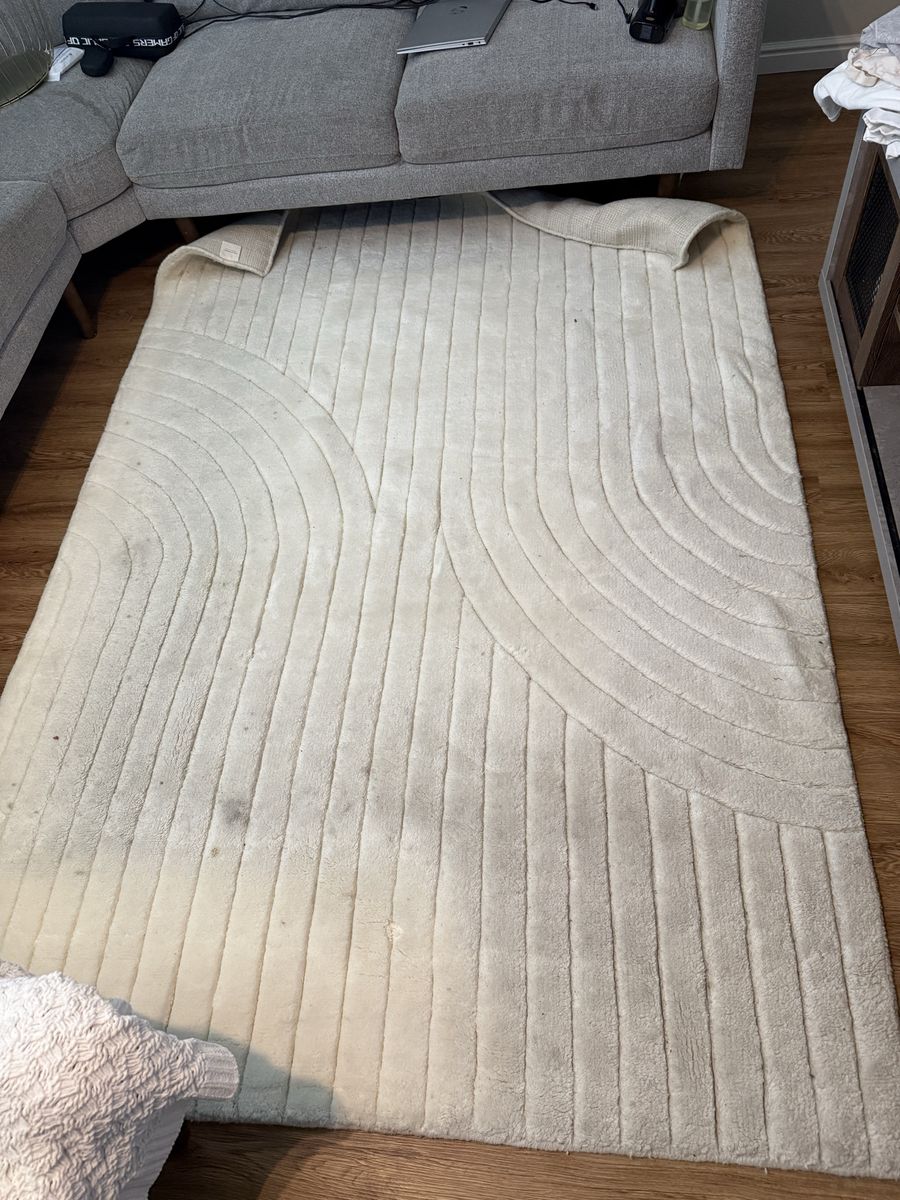 White 100% Wool Rug