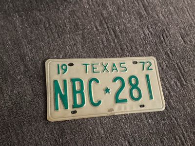 Vintage 1972 Texas License Plate - Collectible Automotive Memorabilia