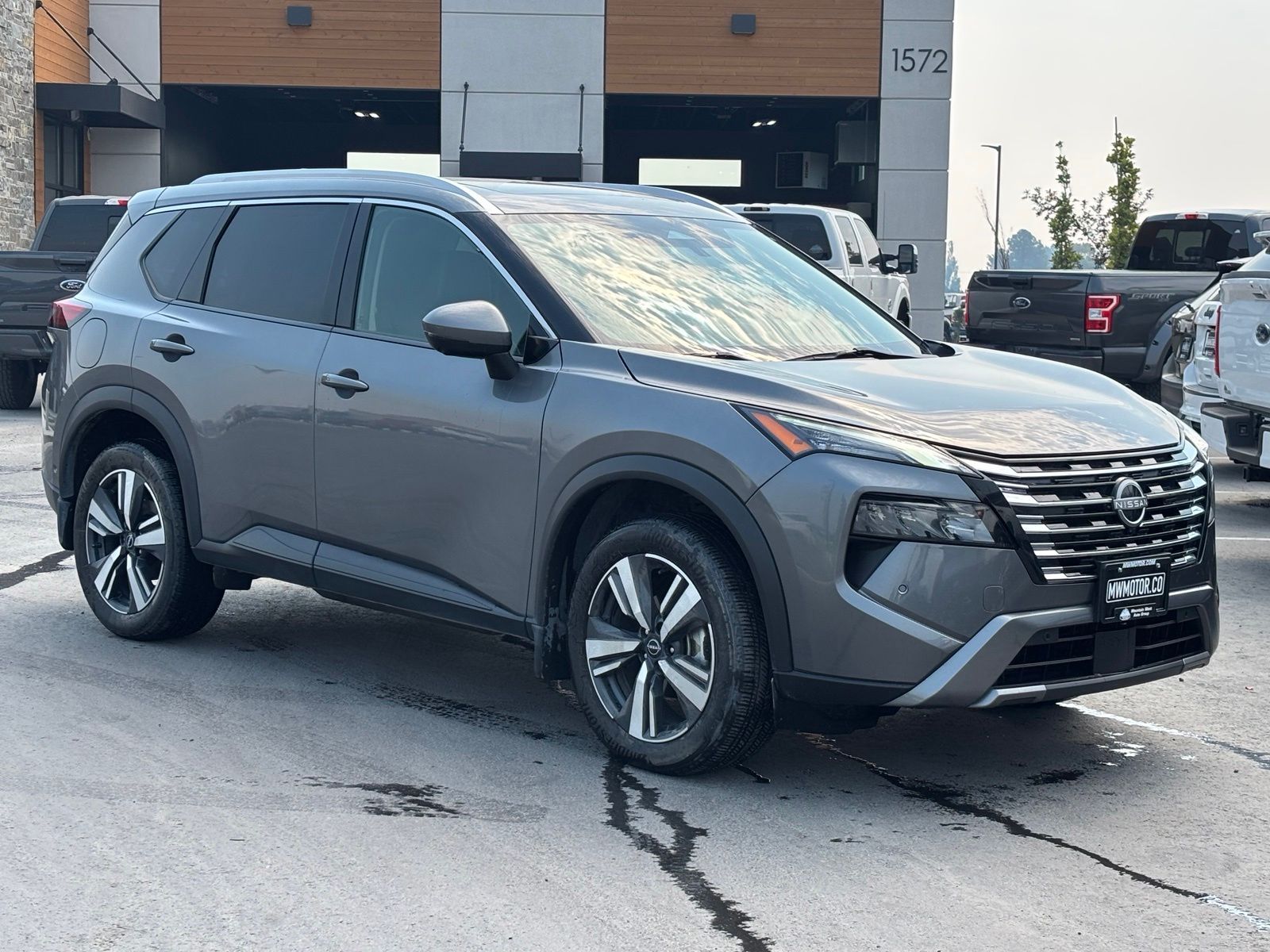 2024 Nissan Rogue SL