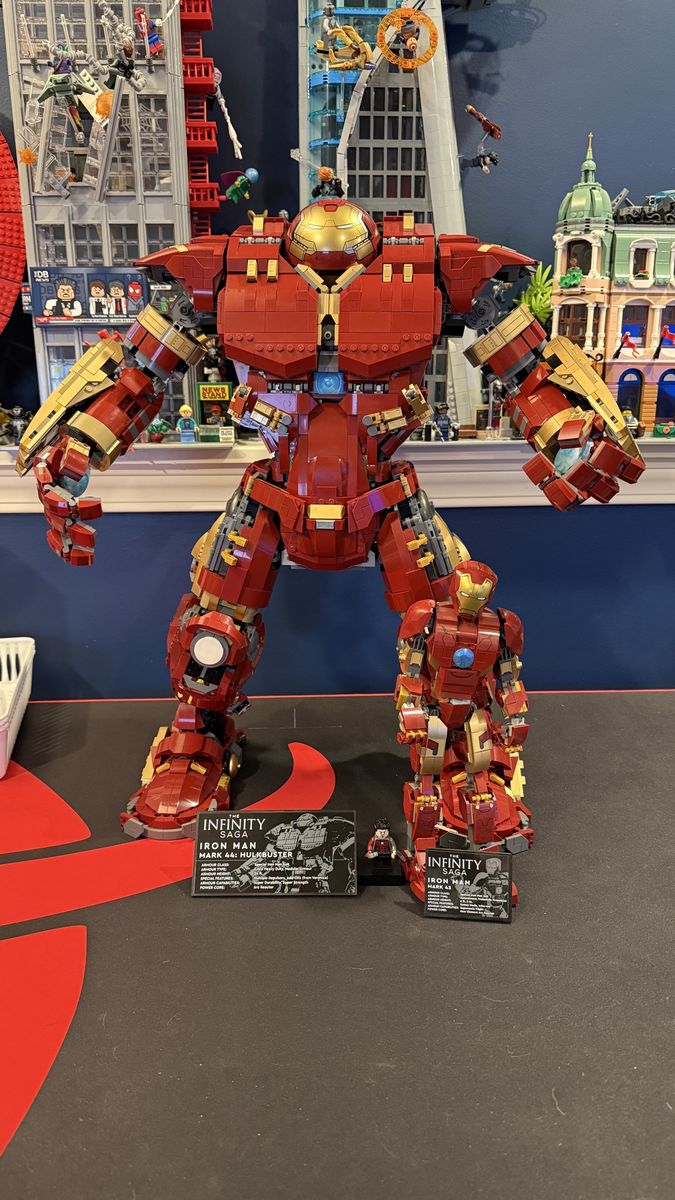 LEGO Hulkbuster 76210 and iron man 76206