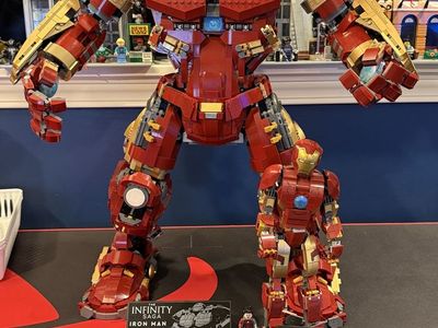 LEGO Hulkbuster 76210 and iron man 76206