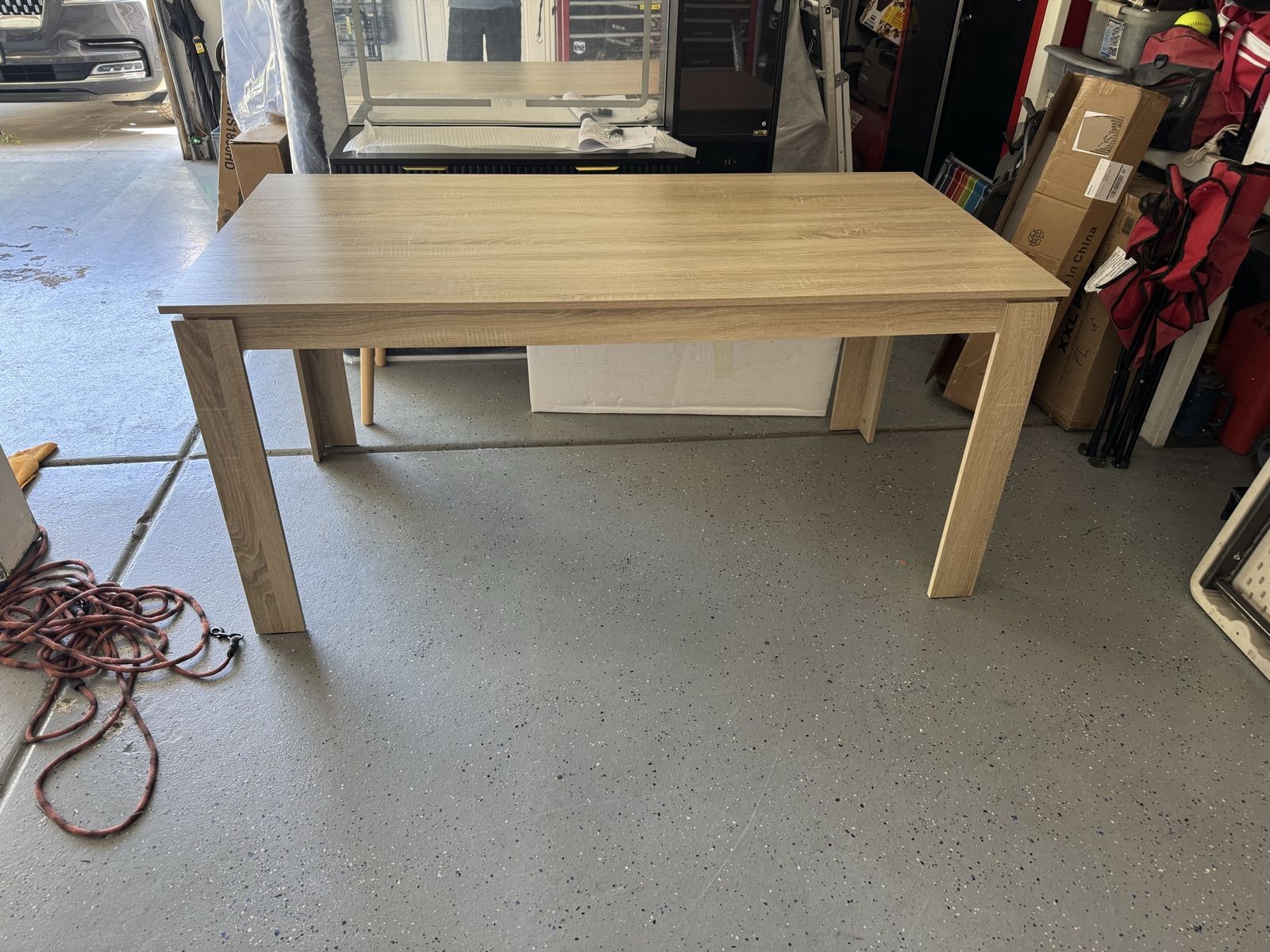 Light Wood Finish Dining Table - Modern & Versatile