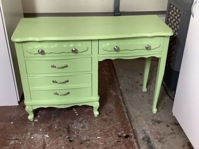 Darling Make-up Desk