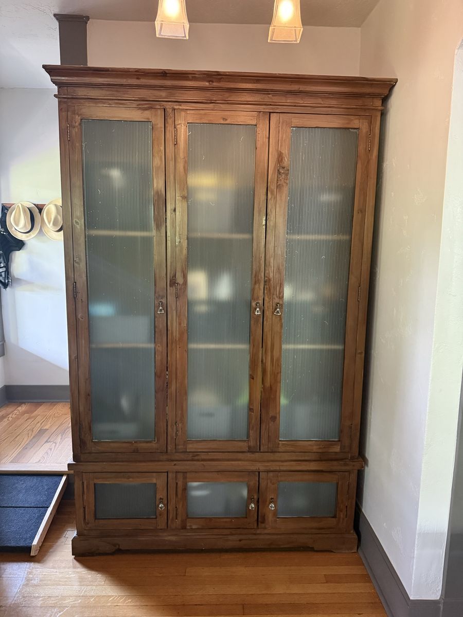 Large Wooden Display Cabinet with Ribbed Glass Doors and Crystal Knobs - Used Good Condition