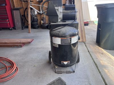 Air Compressor – Runs Well – Needs Motor Mount Repair