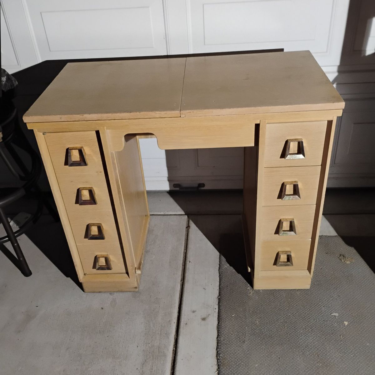 Main image 4