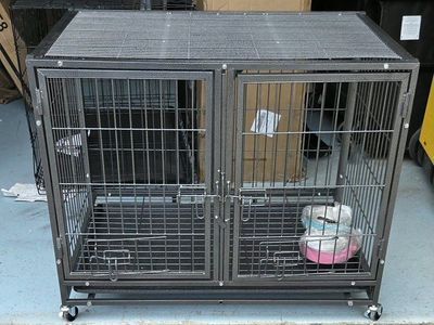 Stackable Dog Crate Kennel with Removable Divider, Wheels, Water & Food Dish Included Brand New