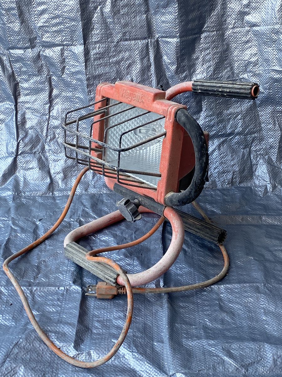 Husky Portable Halogen Work Light with Adjustable Stand