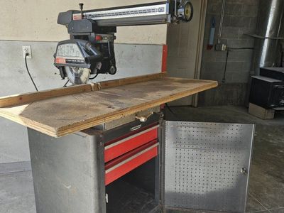 Radial arm saw