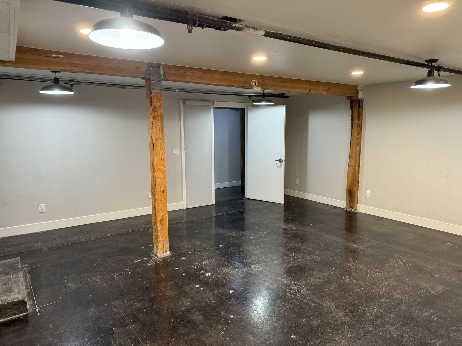 Great Sandy Location Office Space for Rent