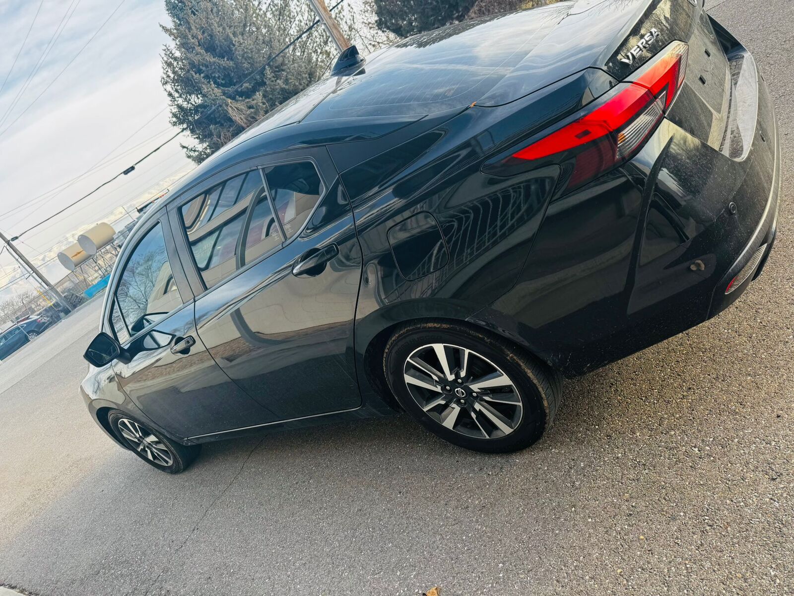 2021 NISSAN VERSA SV