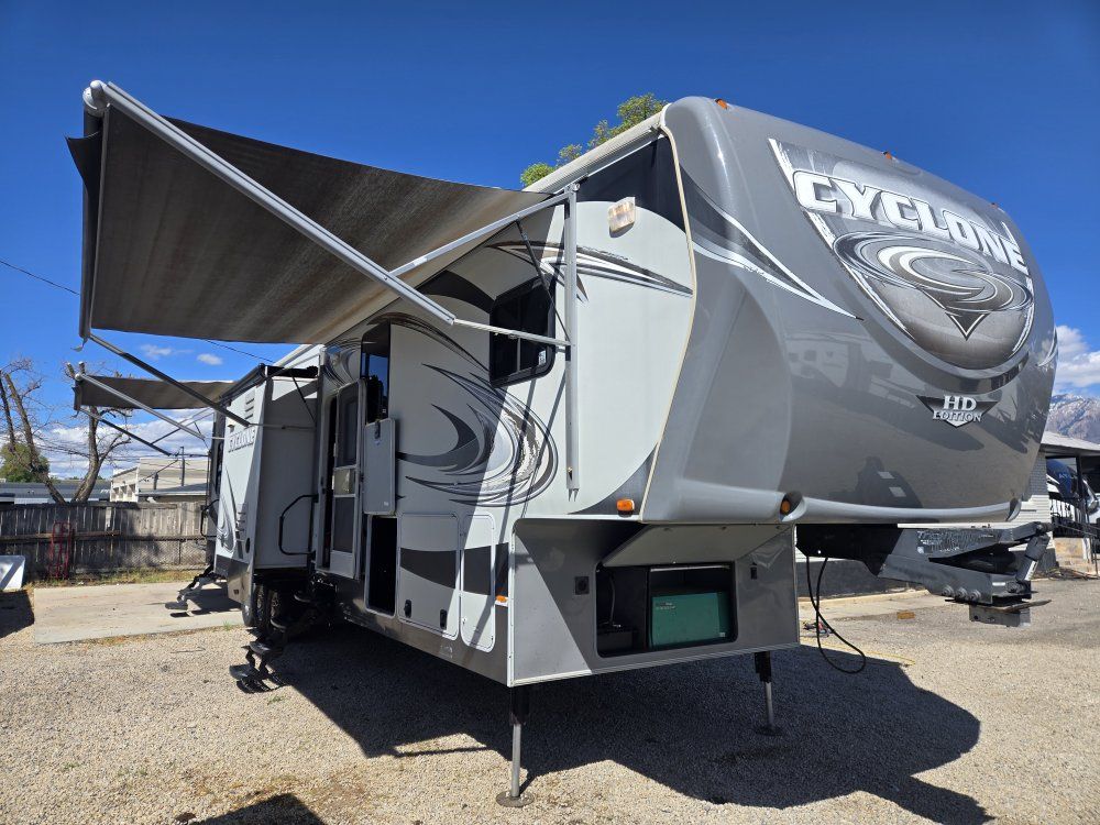 2013 Heartland Cyclone 4100 Toy Hauler