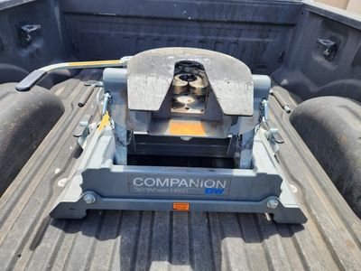 B&W 5th wheel slider hitch for F250/350 puck system.