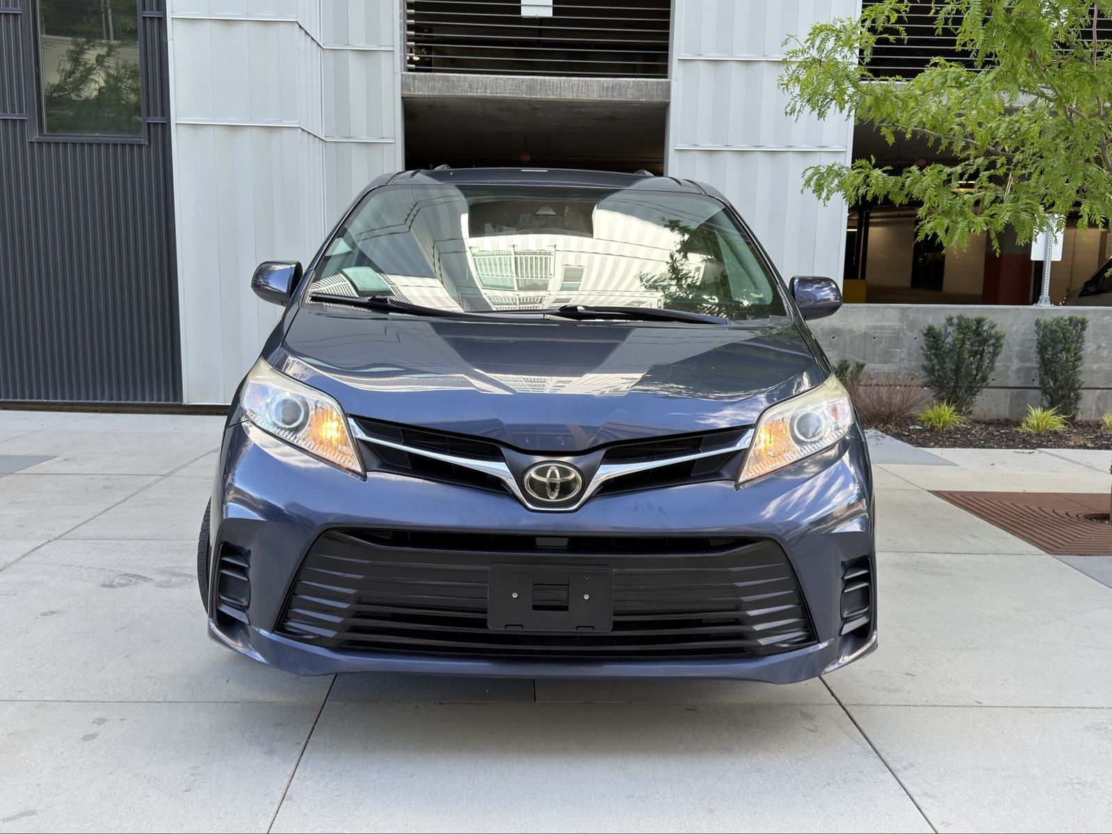 2018 TOYOTA SIENNA LE 8-Passenger