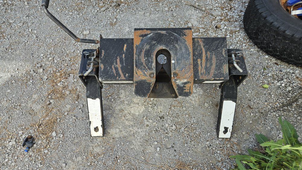 Fifth Wheel Hitch - Used