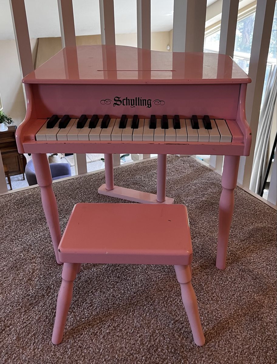 Mini Grand Piano by Schylling
