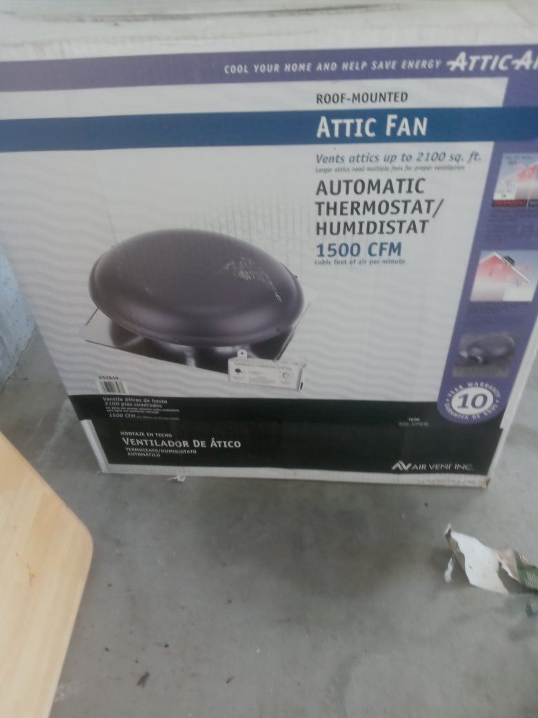 Air Vent Inc. Automatic Thermostat/Humidistat Roof-Mounted Attic Fan, 1500 CFM, for 2100 sq. ft.