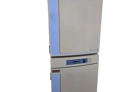 Thermo Scientific Forma Series II Water Jacketed CO2 Incubator Stacked Pair 3110