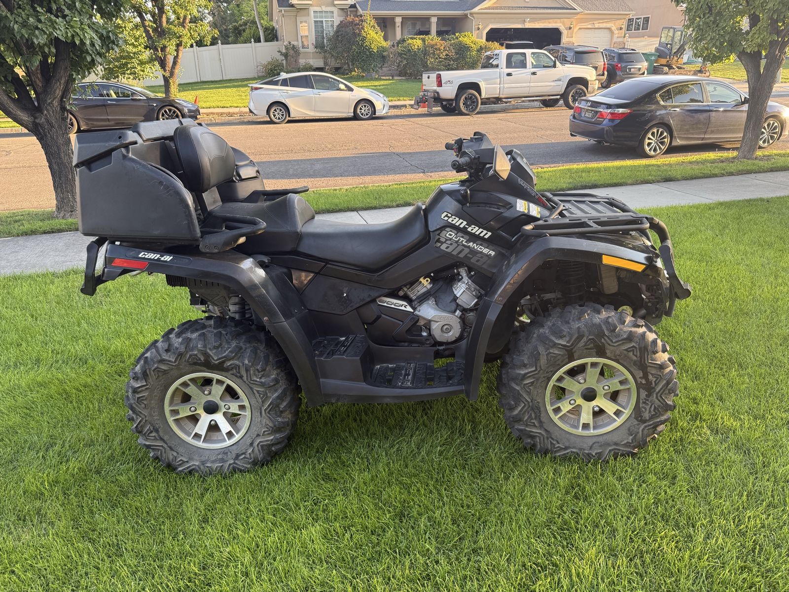 2009 Can-Am Outlander 800 MAX XT ATV with Winch and Rear Storage Box