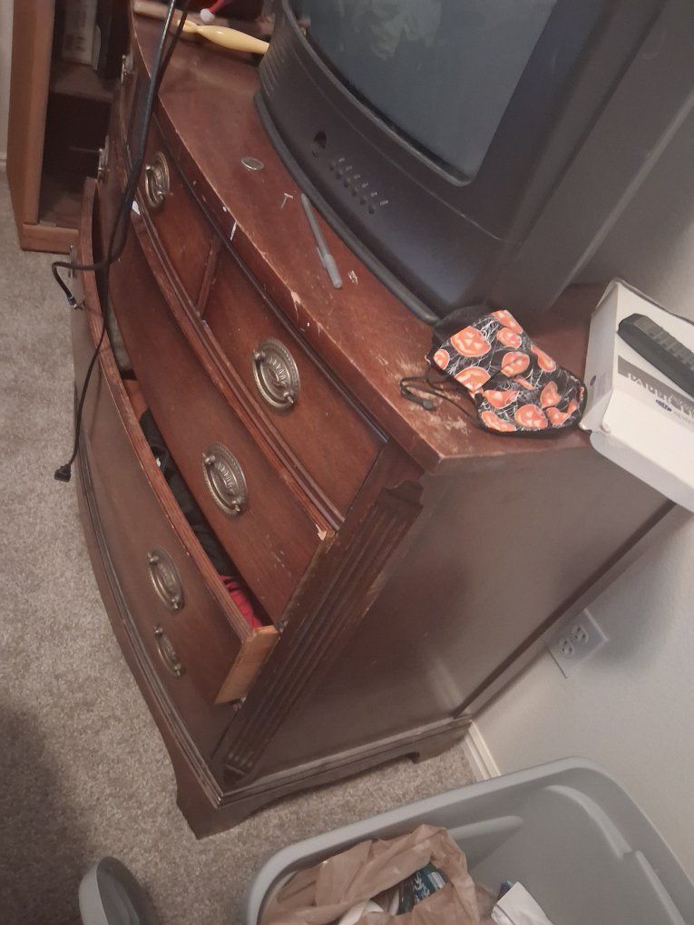 Century Furniture Wooden Dresser in Mahogany Color with Multiple Drawers