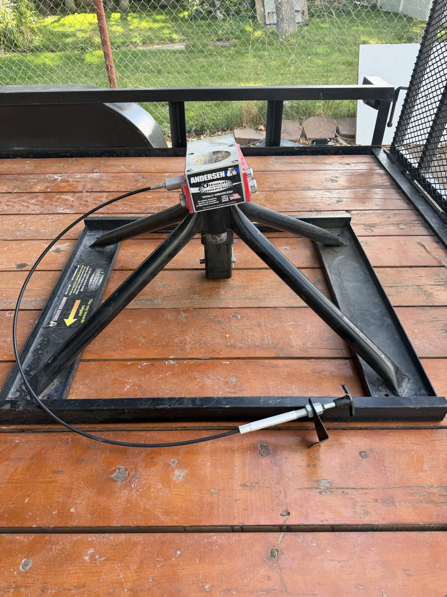 Anderson 5th wheel hitch with trailer adapter