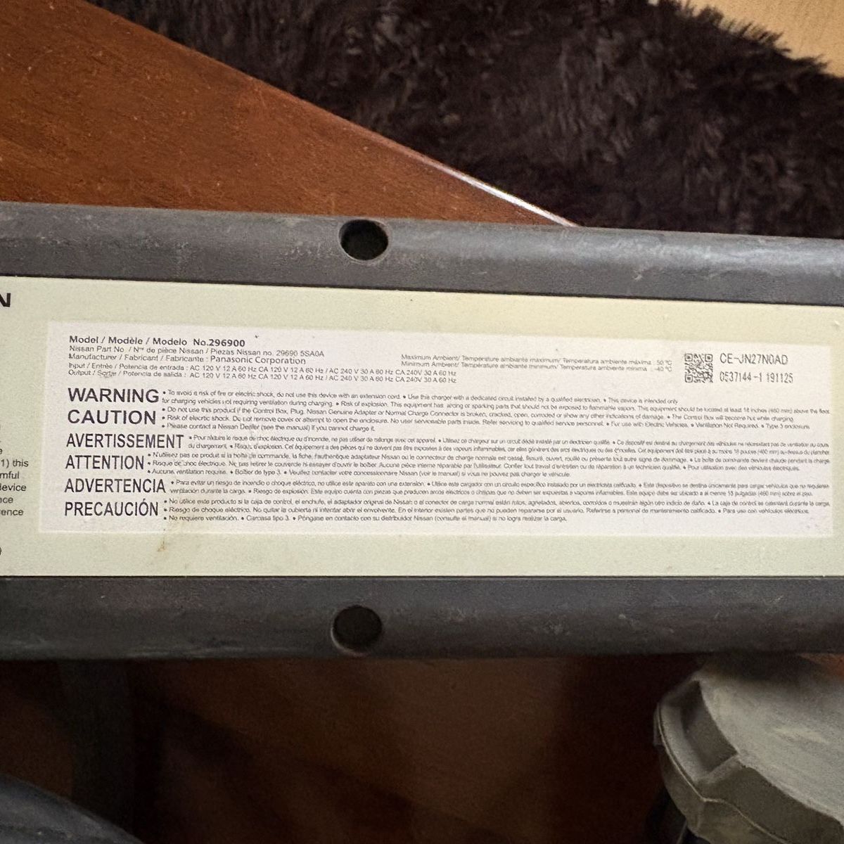 EV CAR CHARGER - NISSAN