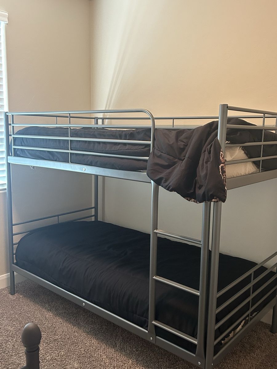 Sturdy Metal Bunk Bed with 2 Mattresses - Excellent Condition, Smoke & Pet-Free Home
